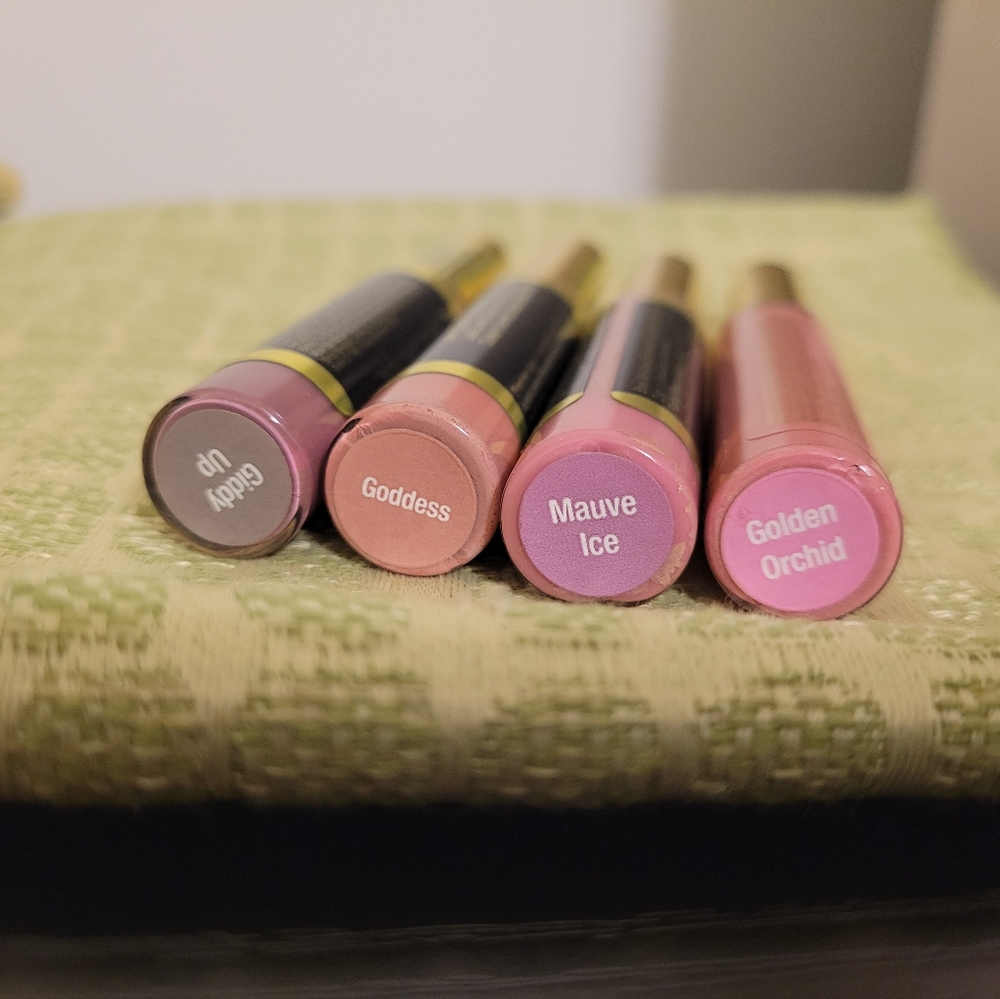 *4 Colors* New & Sealed Lipsense